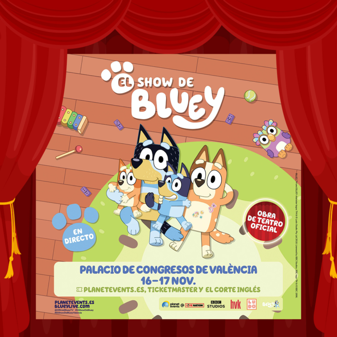 Nuevas funciones de “El show de Bluey” a tres meses de su estreno A tan solo tres meses de su estreno y debido a la gran acogida, se anuncian nuevas funciones en Valencia de “El show de Bluey”, la obra de teatro oficial de la serie infantil “Bluey”, realizada por Ludo Studio, y que en España se emite en Disney Channel y Disney +. La perrita pastor Bluey y su familia aterrizarán por primera vez en vivo a los teatros y auditorios de once ciudades españolas: Murcia, Bilbao, Barcelona, Gijón, Granada, Sevilla, Palma de Mallorca, Madrid, Vigo, Valencia y Zaragoza, durante fines de semana de septiembre, octubre y noviembre de 2024. Las entradas están a la venta en planetevents.es y algunas funciones están a punto de agotarse. Un plan familiar sin igual, perfecto como regalo de fin de curso para la vuelta al cole. El público de todas las edades podrá ver a Bluey, a Bingo, a mamá Chilli y a papá Bandit como nunca antes, en su primer espectáculo de teatro en vivo, con marionetas enormes dirigidas por el talentoso reparto de actores (los mismos que han trabajado en la producción de Inglaterra y Australia) y decorados emblemáticos, en un escenario espectacular, con una puesta en escena recreando los momentos favoritos de los fans en una nueva historia escrita por el creador de Bluey, Joe Brumm, que cuenta con voces originales de la serie de televisión y nueva música del compositor, Joff Bush. La obra durará 1 hora aproximadamente. Además, existe la posibilidad de adquirir entradas con M&G para conocer personalmente a Bluey. Éxito mundial ★★★★★