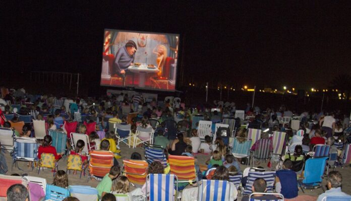 CINE-EN-LAS-PLAYAS 2024 La Diputació de Vaslència porta el cinema d'estiu a platges de 19 municipis de la província