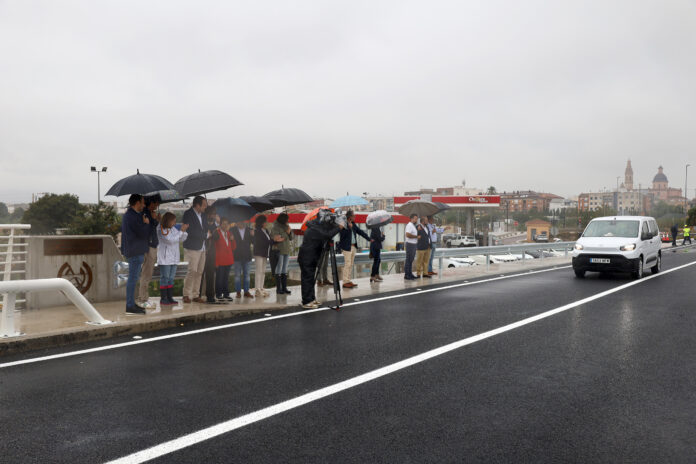 Primer_vehiculo La Diputació de València restablix la connexió directa entre Cheste i l'autovia A-3
