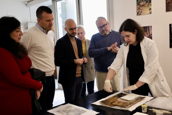 Salvem-les-fotos_5 La Diputació de València reafirma la seua implicació amb ‘Salvem les fotos’ per a recuperar les fotos danyades en la dana