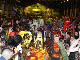 Els Reis d’Orient arriben a Manises en les seues tradicionals carrosses Els Reis d’Orient arriben a Manises en les seues tradicionals carrosses