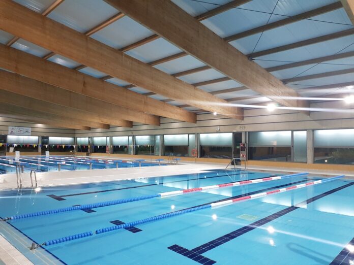 Piscina La Diputació de València detecta un potencial d'estalvi de quasi dos milions d'euros a l'any en les piscines municipals