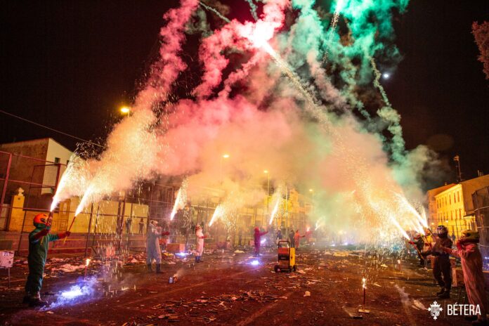 Bétera es prepara per a celebrar Sant Antoni amb el foc i la pólvora com a protagonistes