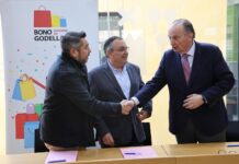 L’Ajuntament de Godella signatura amb la cambra de comerç de València el nou conveni del bo comerç L'Ajuntament de Godella signatura amb la cambra de comerç de València el nou conveni del bo comerç