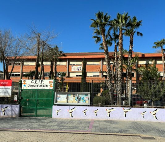 El Govern de Manises denuncia l’abandonament dels centres escolars públics del municipi per part de la Conselleria