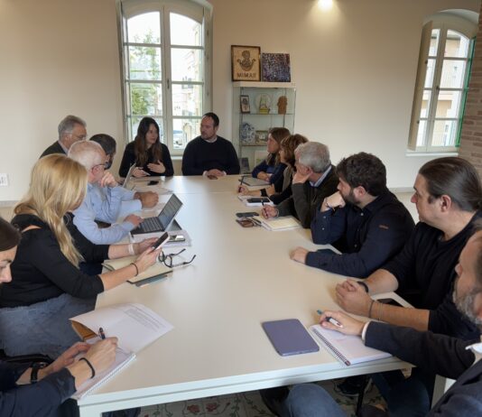 L'Ajuntament de Manises es reuneix amb la Comissionada per a la reconstrucció després de la DANA