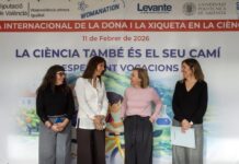 Natàlia Enguix defén l'impuls de polítiques que fomenten el talent femení en la ciència