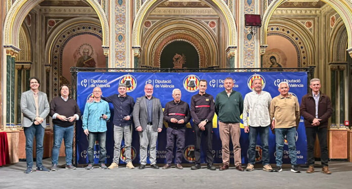 El Consorci de Bombers de València ret homenatge a 27 professionals després de dècades de servici a la província El Consorci de Bombers de València ret homenatge a 27 professionals després de dècades de servici a la província