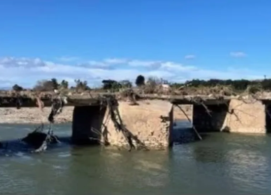 El Ministeri inicia la reparació del pont històric entre Quart de Poblet i Paterna amb una inversió de 146.000 euros La infraestructura, danyada greument per la DANA de 2024, rebrà obres de consolidació estructural i protecció davant de futures crescudes del riu.