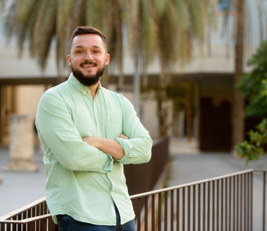 Cuidar dels qui cuiden: estratègies per al benestar amb el psicòleg Enric Valls