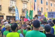 La comunitat educativa de Camp de Túria acusa Mari Carmen Ortí de bloquejar una eixida negociada al conflicte educatiu