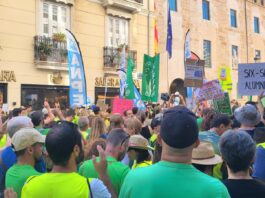 La comunitat educativa de Camp de Túria acusa Mari Carmen Ortí de bloquejar una eixida negociada al conflicte educatiu La comunitat educativa de Camp de Túria acusa Mari Carmen Ortí de bloquejar una eixida negociada al conflicte educatiu