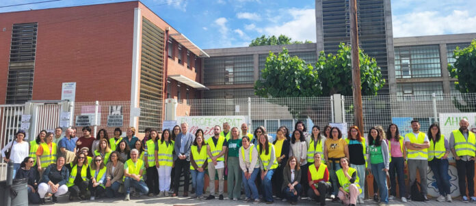 La comunitat educativa de l’IES L’Eliana se suma a la vaga indefinida de l’11 de maig en defensa de l’educació