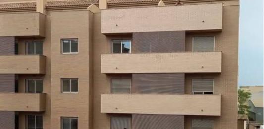Una ‘okupació’ organitzada de matinada en un edifici de Bétera reactiva l'alarma veïnal