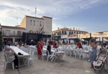Sant Antoni de Benaixeve continua en festes amb jocs de taula, tradició i una gran nit de música Sant Antoni de Benaixeve continua en festes amb jocs de taula, tradició i una gran nit de música