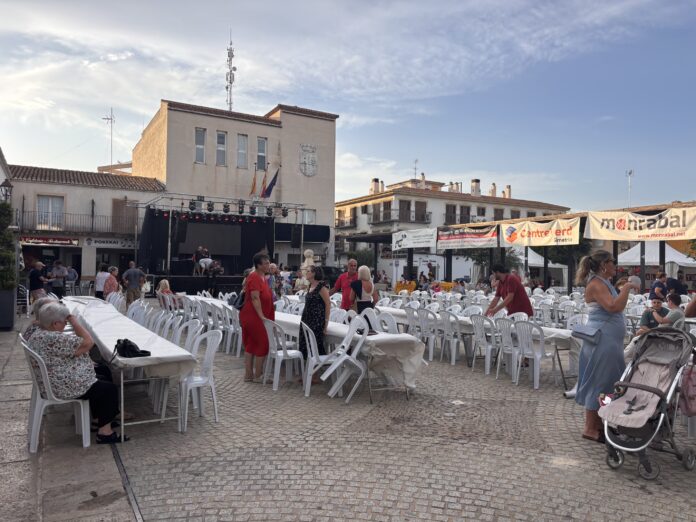 Sant Antoni de Benaixeve continua en festes amb jocs de taula, tradició i una gran nit de música Sant Antoni de Benaixeve continua en festes amb jocs de taula, tradició i una gran nit de música
