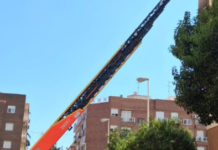 Els Bombers rescaten una dona atrapada al balcó de sa casa a Manises