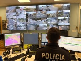 Manises reforça la vigilància i la seguretat amb una xarxa de més de 200 càmeres L'Ajuntament de Manises reforça la seguretat ciutadana i el control del trànsit amb una xarxa de més de 200 càmeres de videovigilància en rotondes, accessos i edificis municipals.