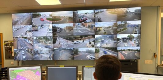 L'Ajuntament de Manises reforça la seguretat ciutadana i el control del trànsit amb una xarxa de més de 200 càmeres de videovigilància en rotondes, accessos i edificis municipals.
