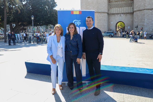 Mompó reivindica “l’equipàs” del PP de la província de València